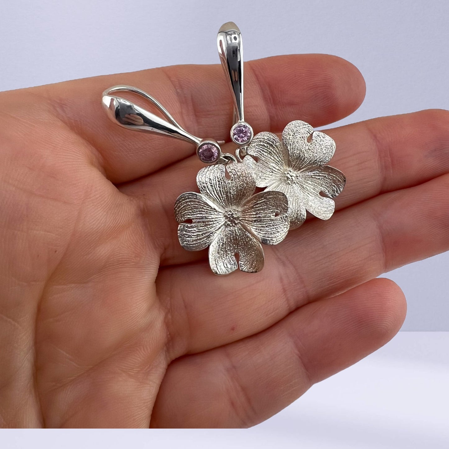 Clovers with stones