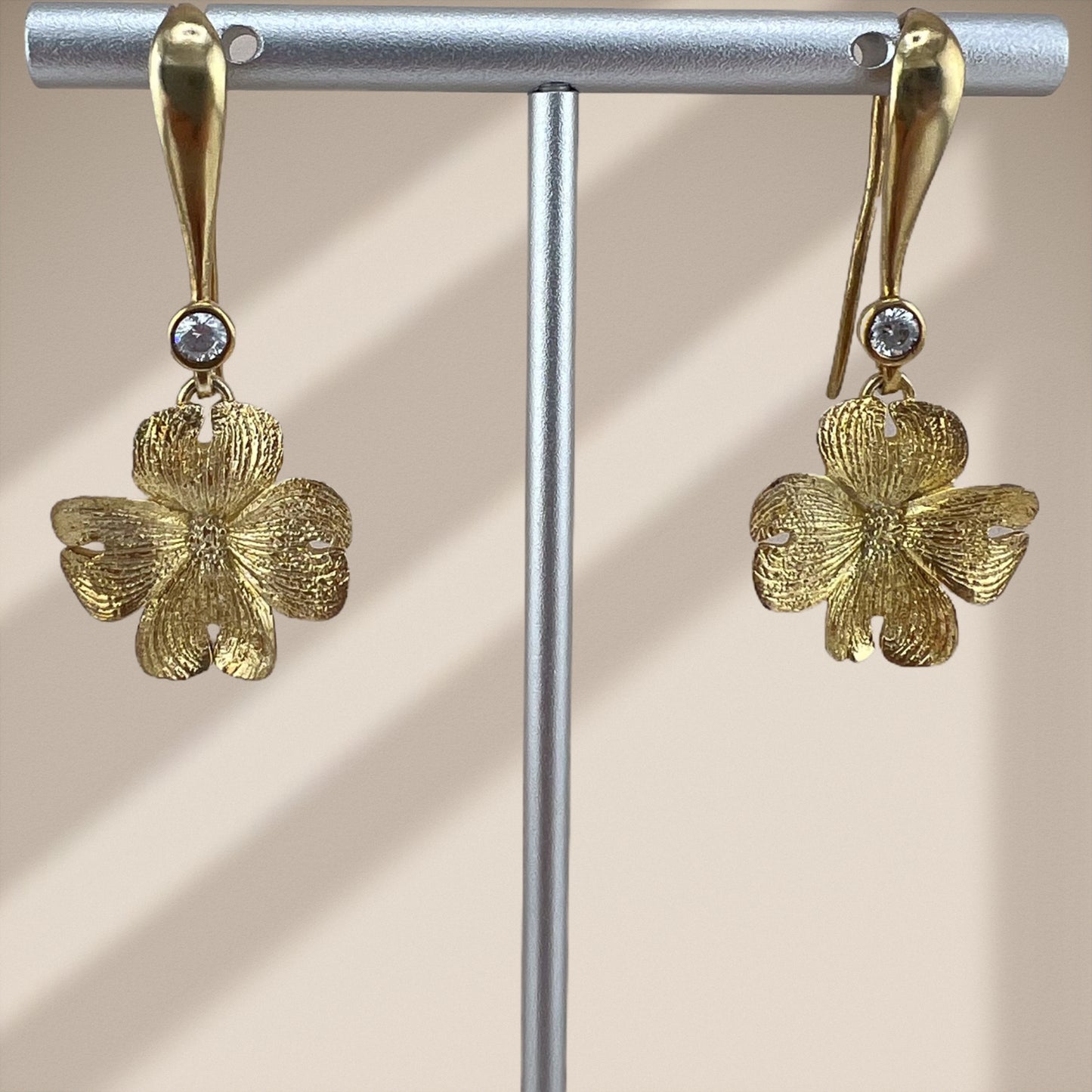Clovers with stones