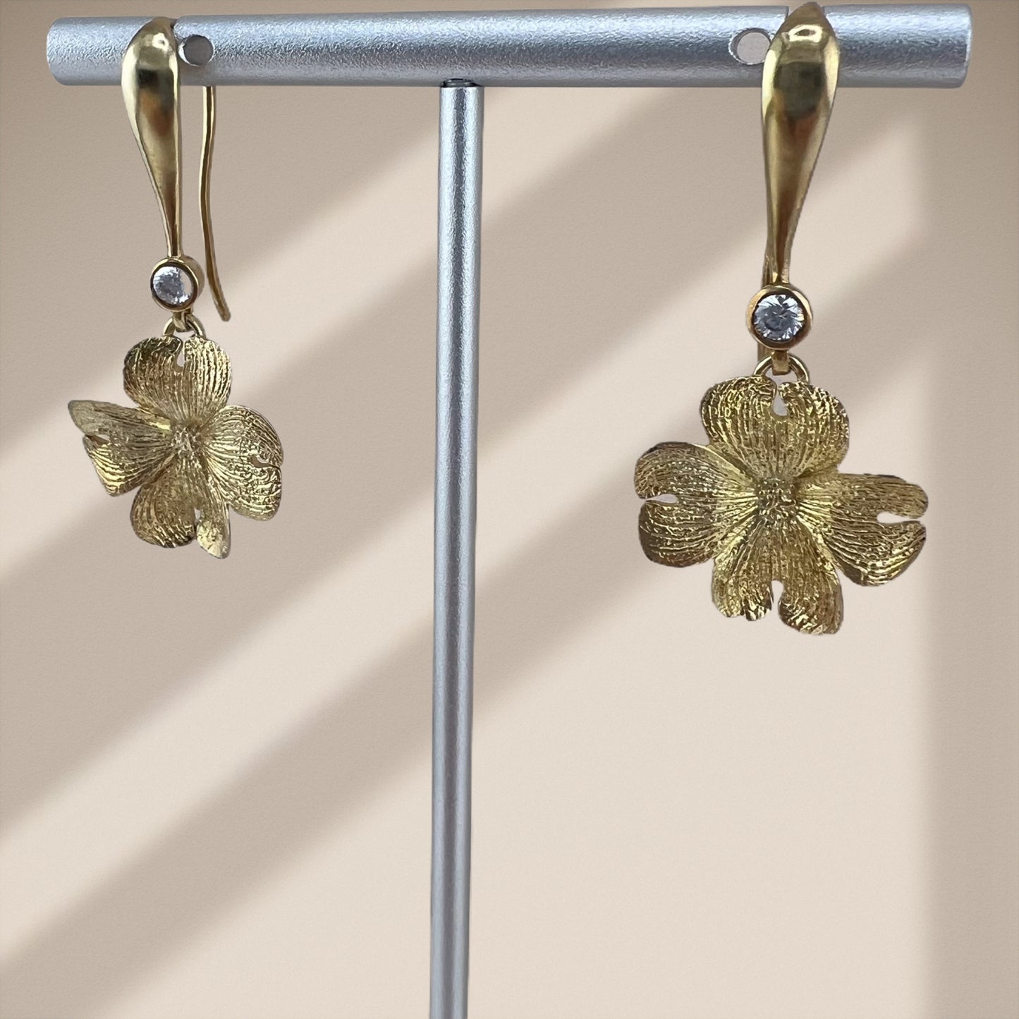 Clovers with stones