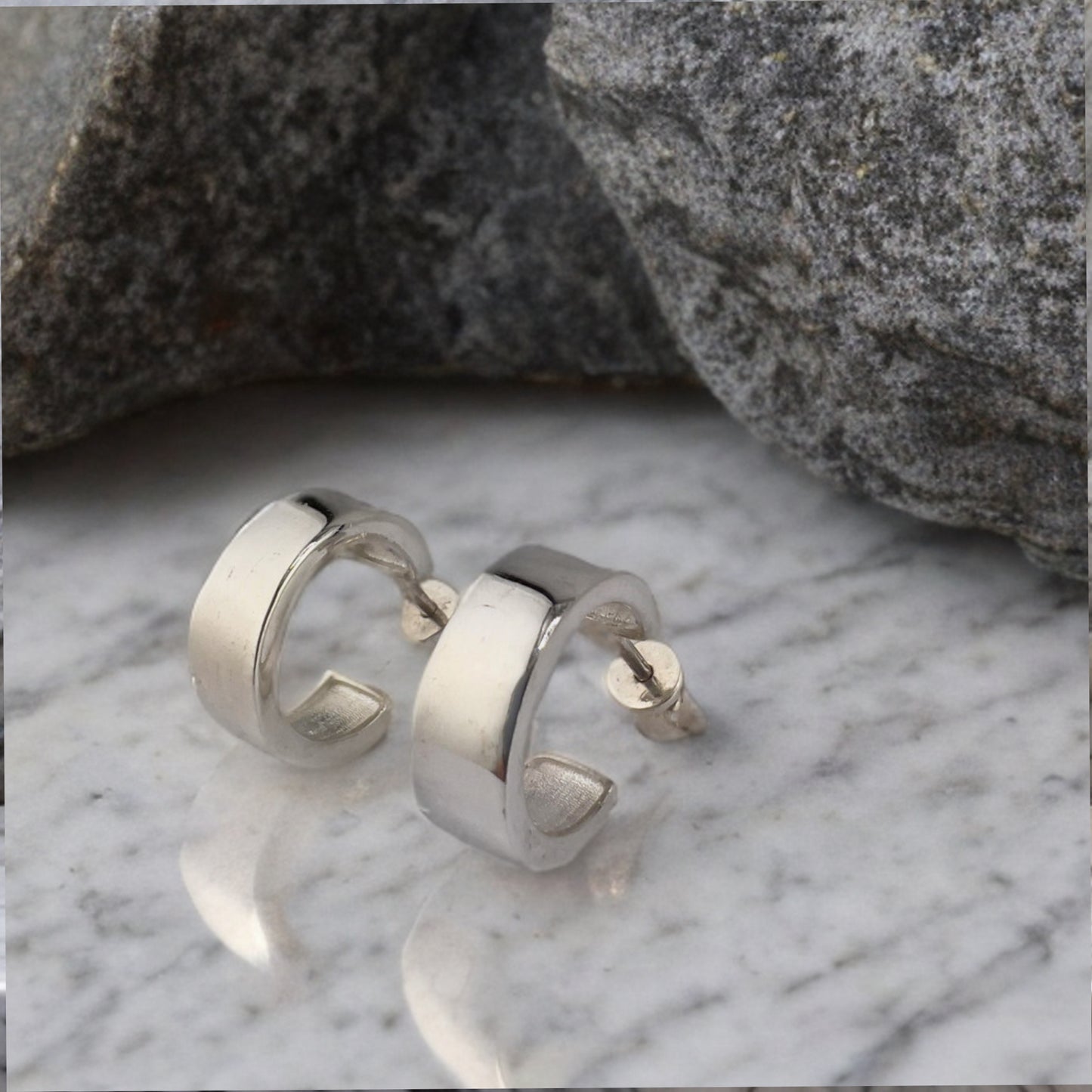 Medium-wide hoop earrings