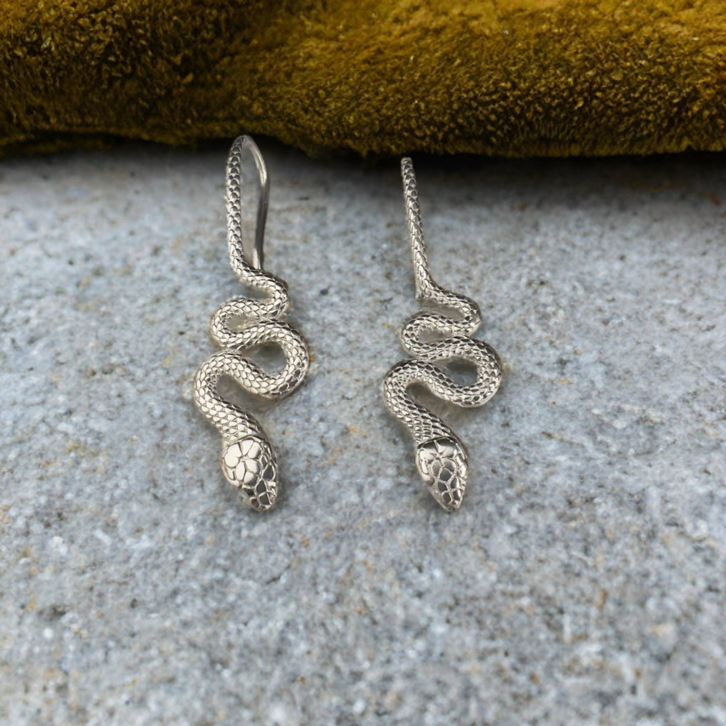 Moving snake